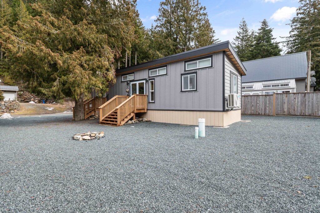 H113 Strawberry Lane